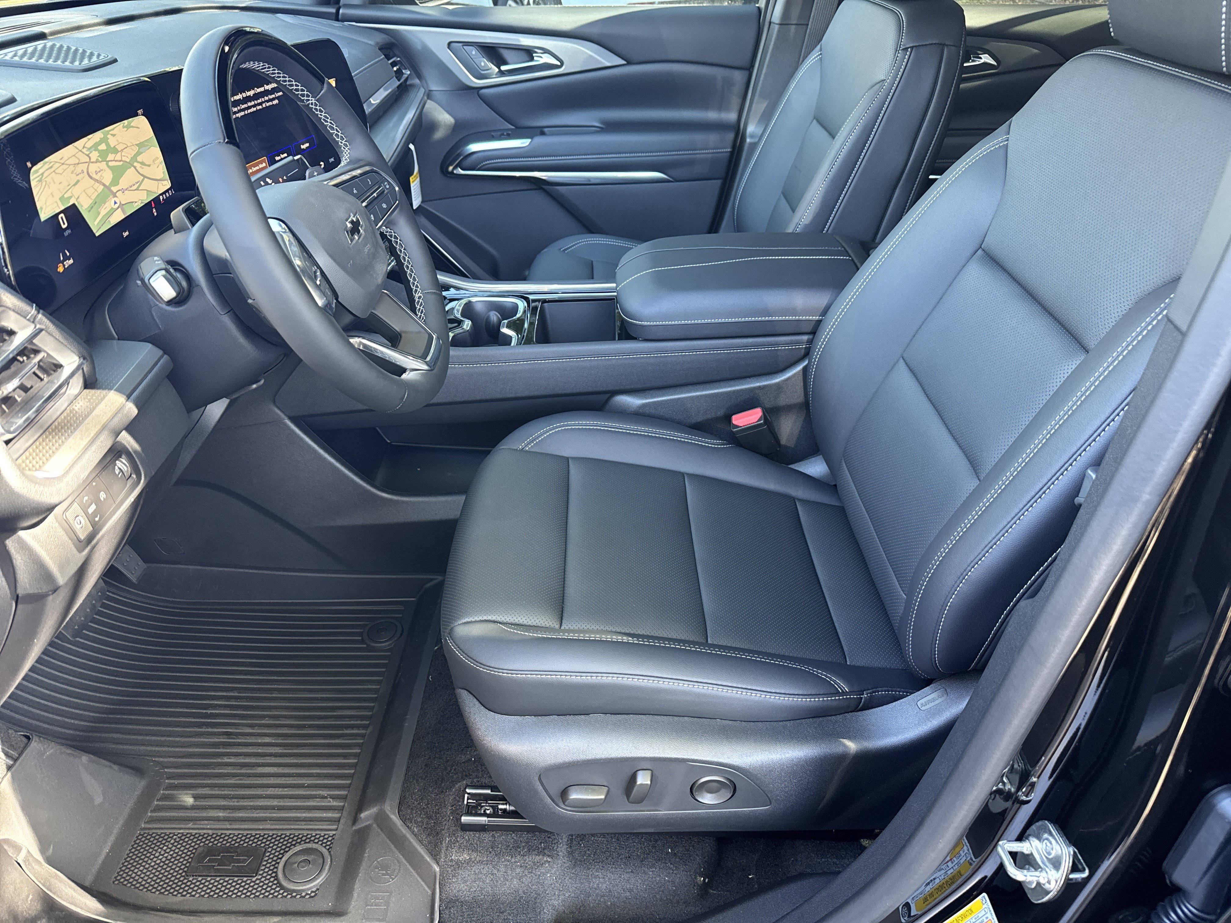 New 2027 Chevrolet Traverse LT w/ Enhanced Driving Package FWD image 9
