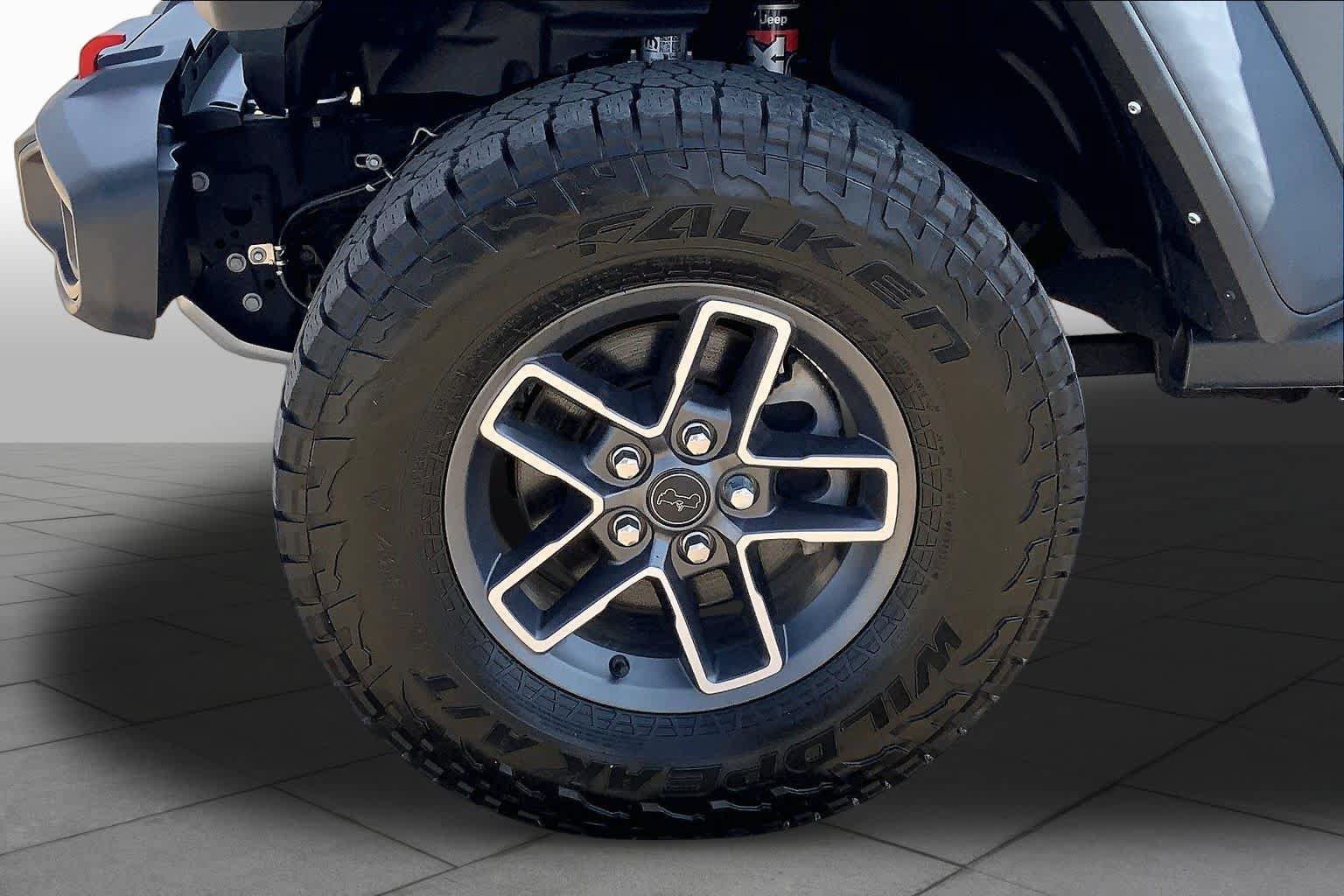 Used 2024 Jeep Gladiator Mojave w/ Safety Group AWD/4WD image 11