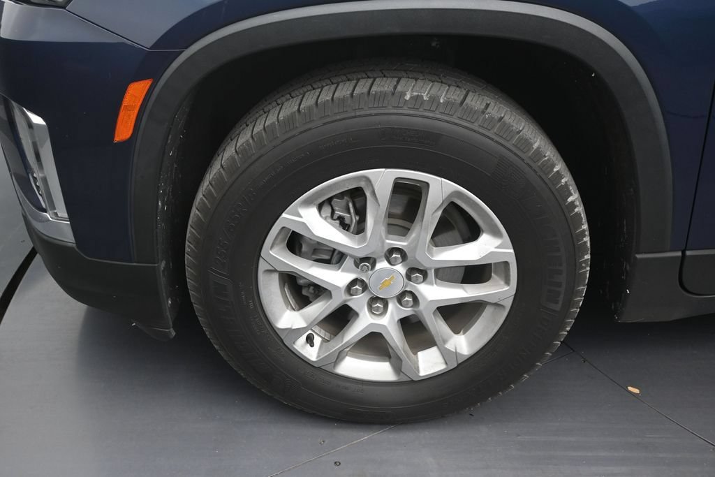 Used 2022 Chevrolet Traverse LS FWD image 9