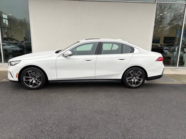 Used 2026 BMW 530i xDrive w/ Premium Package image 2