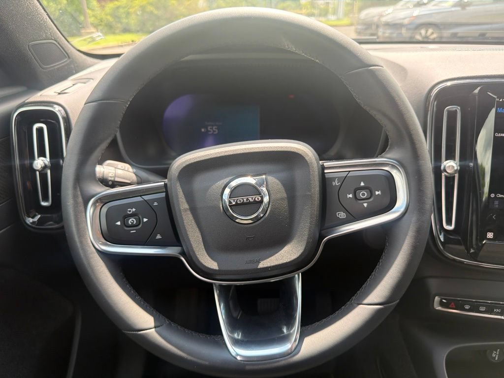 Certified 2023 Volvo C40 P8 Recharge Ultimate w/ Protection Package Premier AWD/4WD image 12