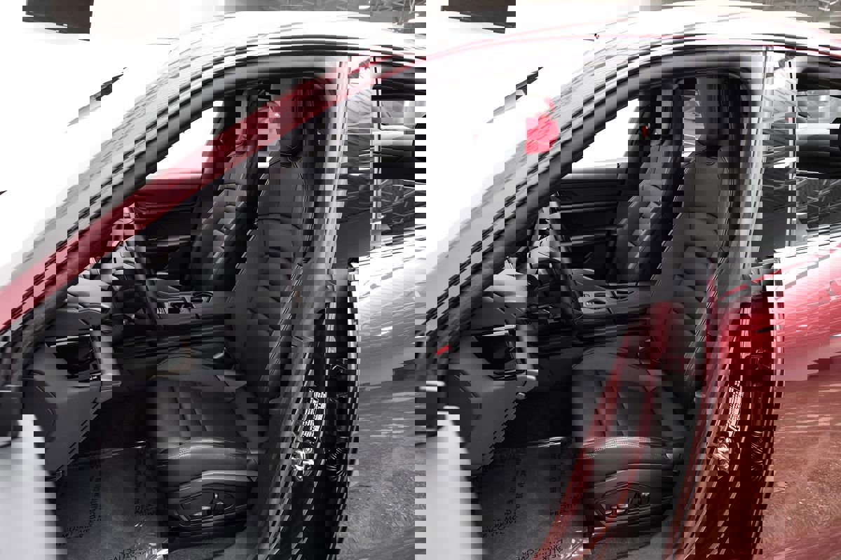 Used 2021 Porsche Taycan 4S w/ Premium Package image 31