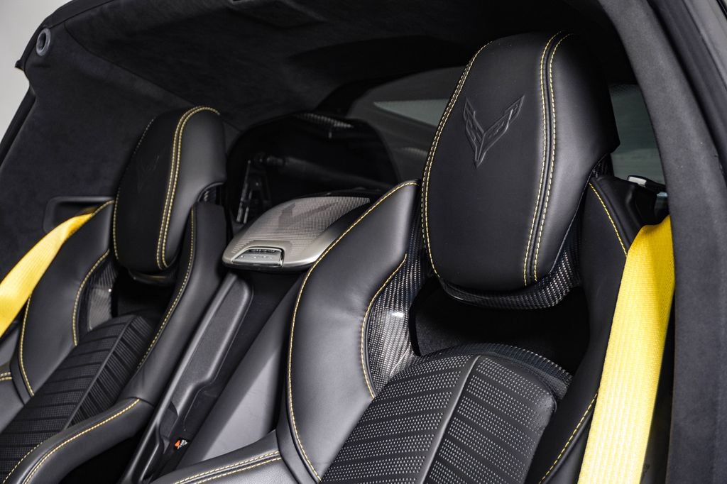 Used 2021 Chevrolet Corvette Stingray Premium Cpe w/ Z51 Performance Package RWD image 20