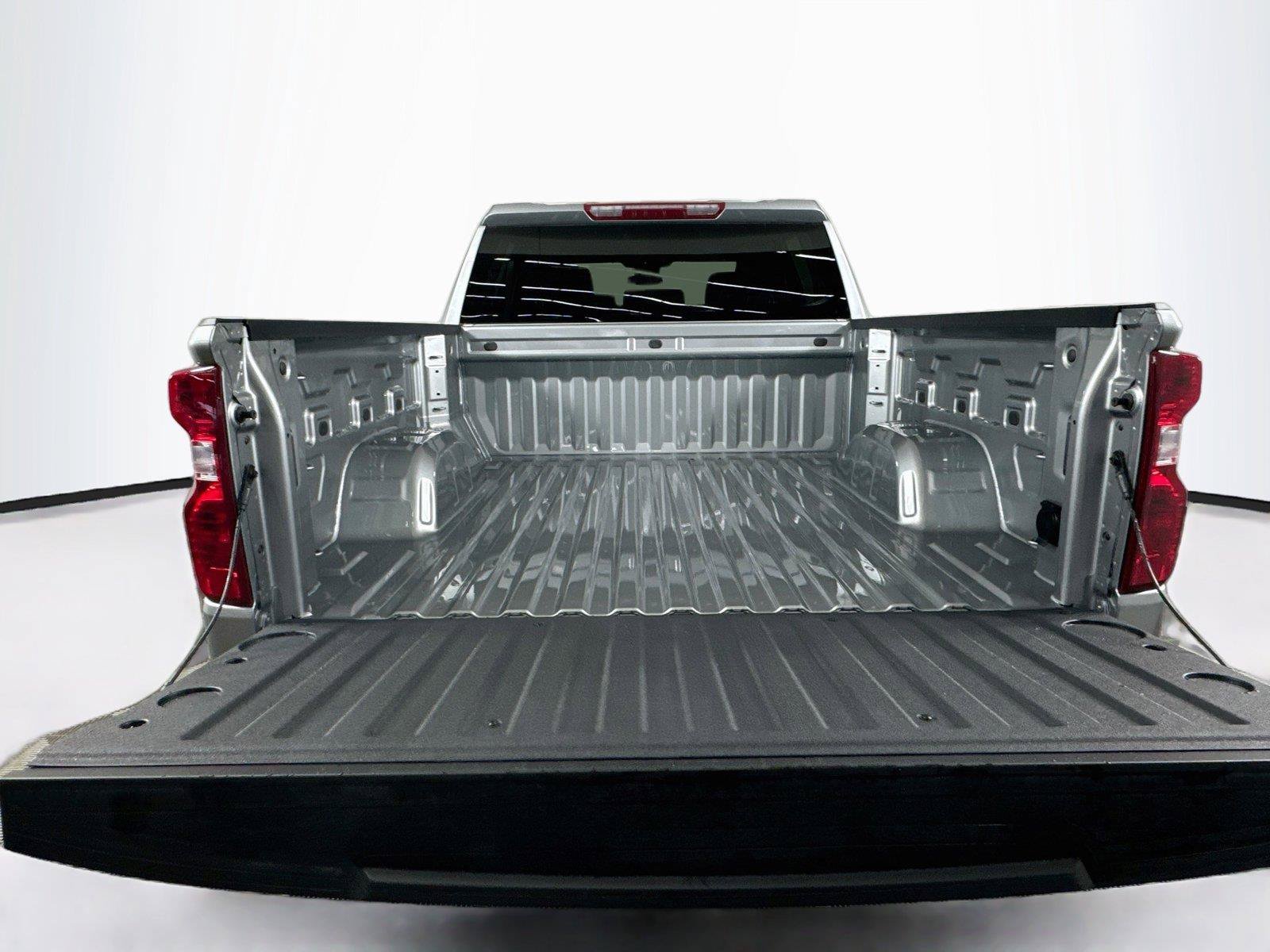 Used 2025 Chevrolet Silverado 1500 LT AWD/4WD image 18