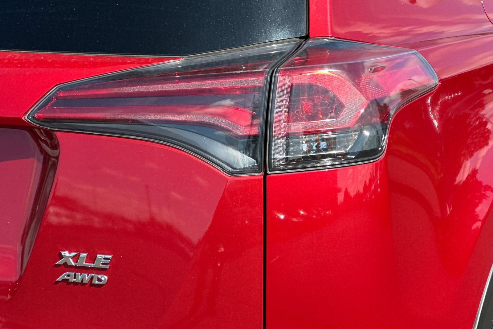 Used 2017 Toyota RAV4 XLE w/ All Weather Liner Package AWD/4WD image 26