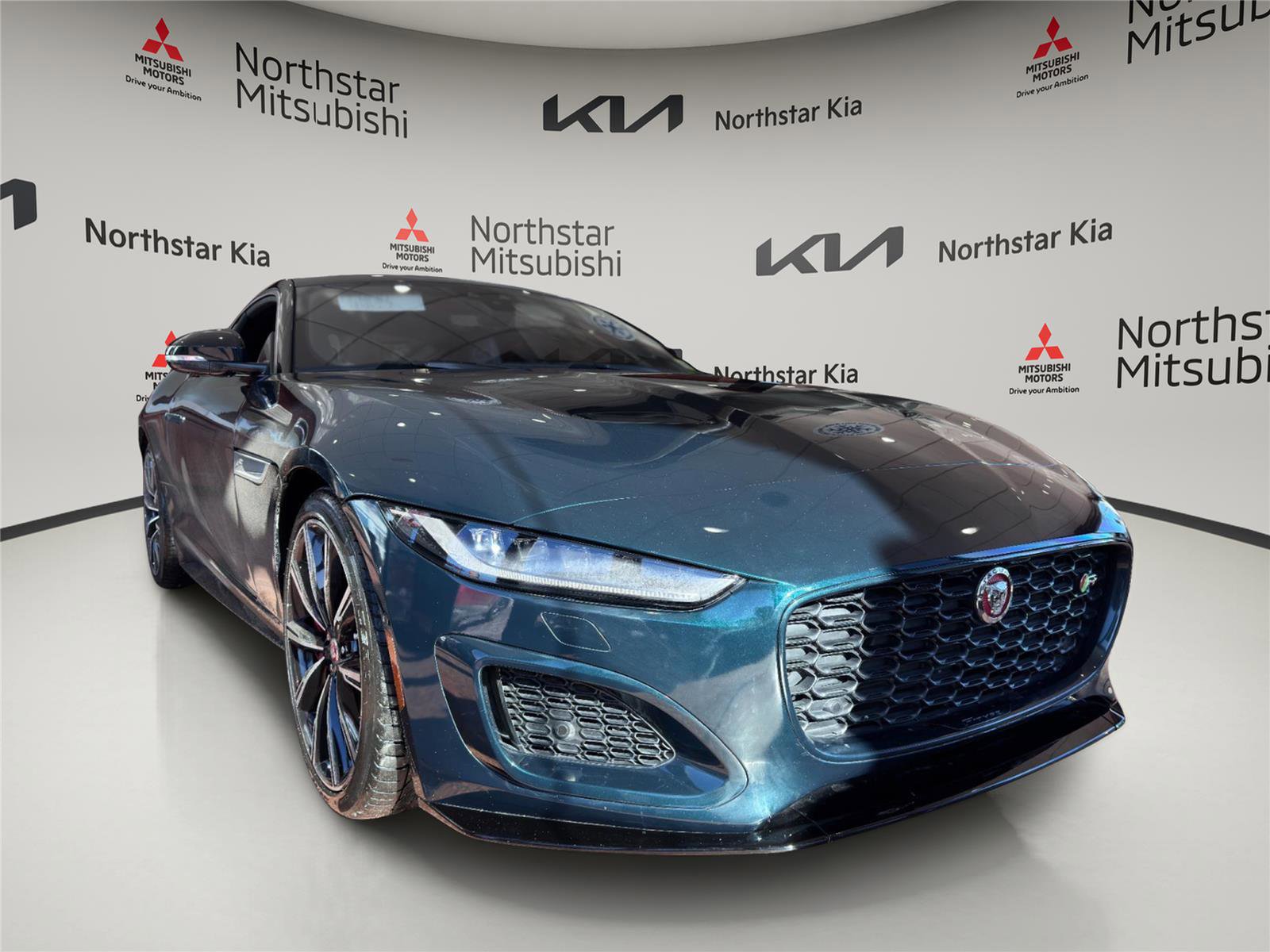 Used 2021 Jaguar F-TYPE R image 5