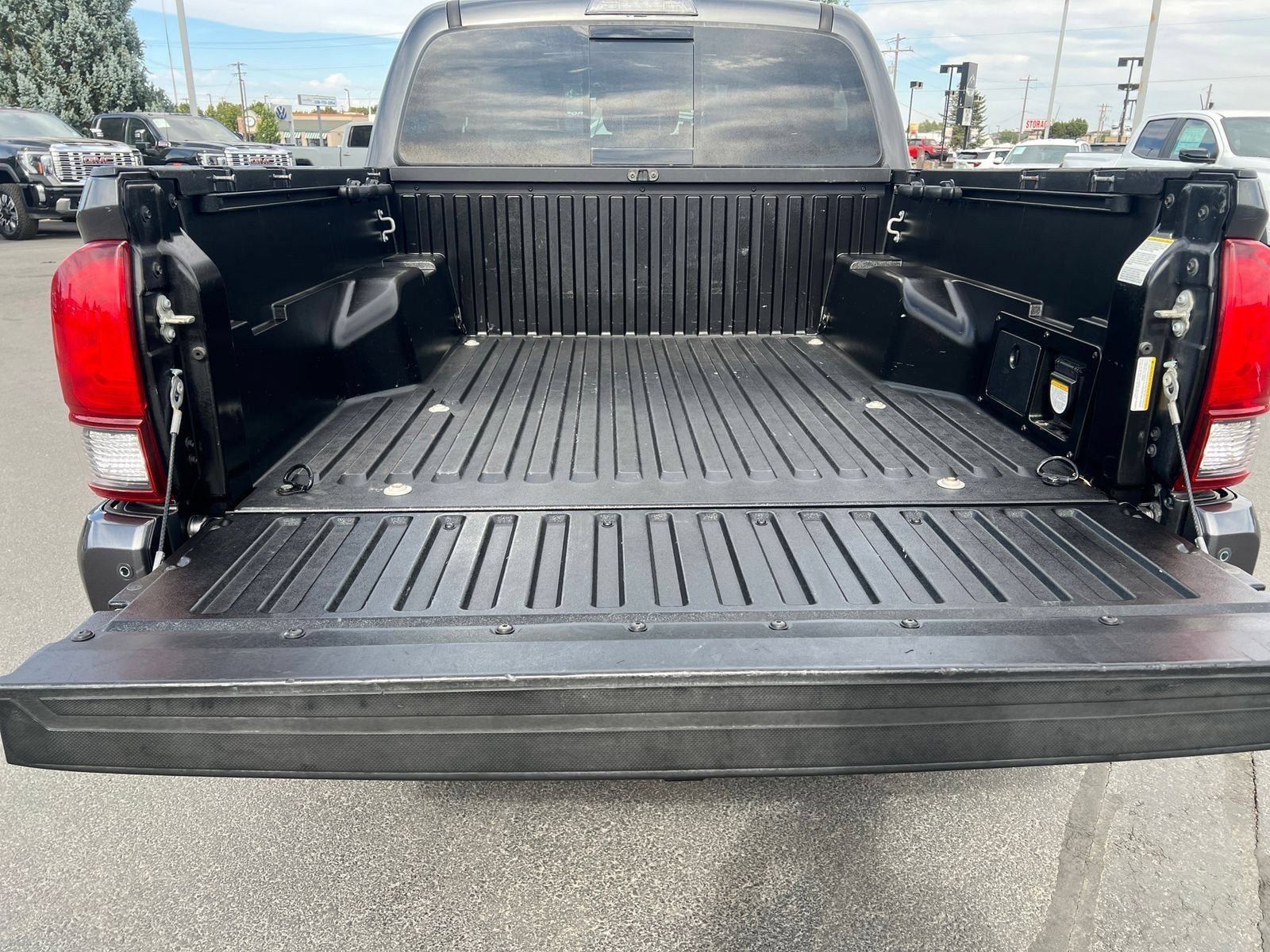 Used 2019 Toyota Tacoma TRD Off-Road AWD/4WD image 28