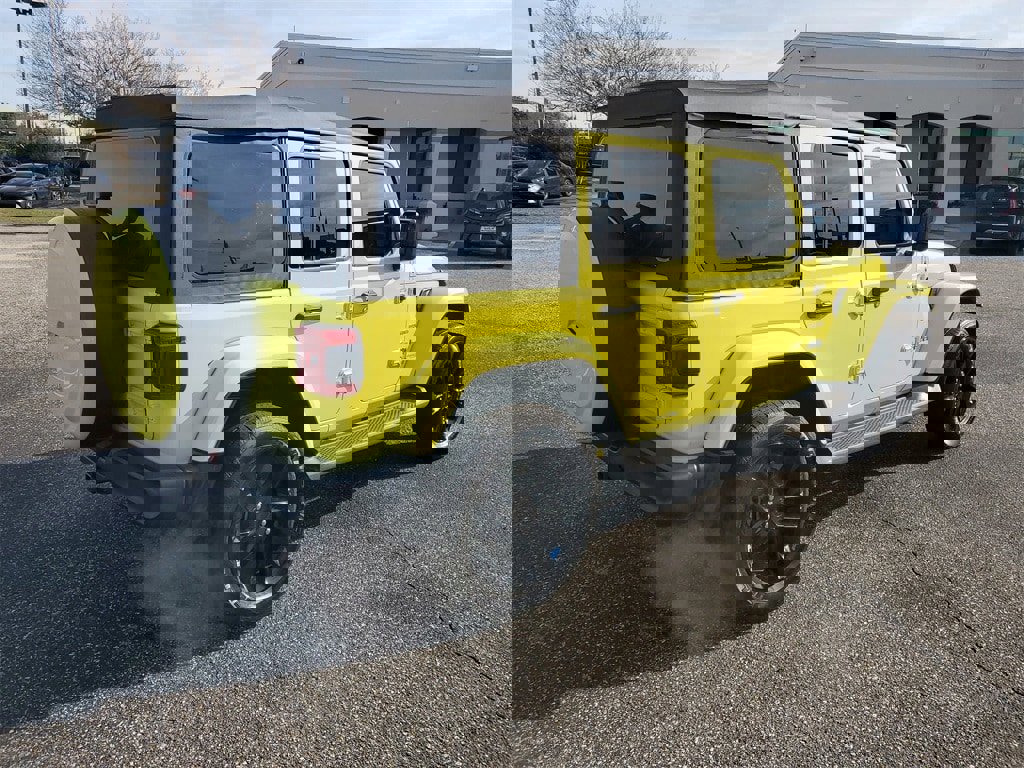 Used 2022 Jeep Wrangler Unlimited Sahara image 4