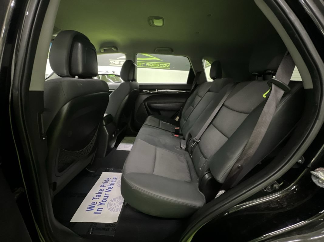 Used 2012 Kia Sorento LX w/ Convenience Pkg FWD image 25