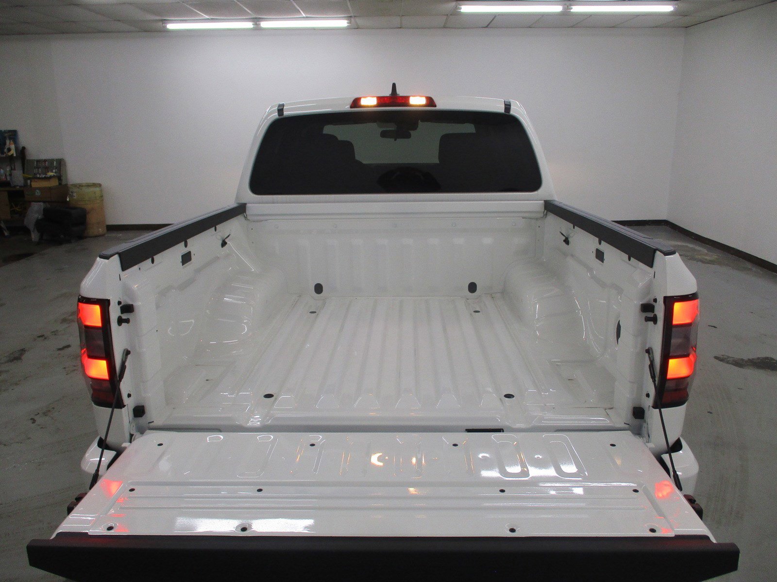 New 2025 Nissan Frontier SV image 6