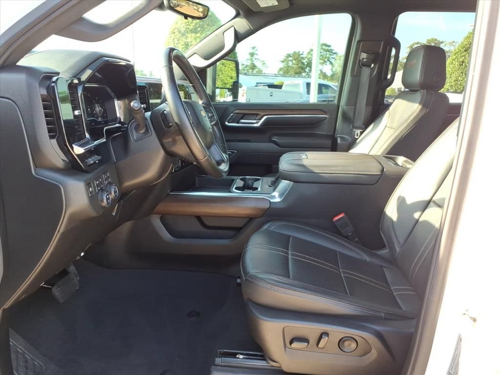 Used 2024 Chevrolet Silverado 3500 High Country w/ High Country Premium Package AWD/4WD image 19