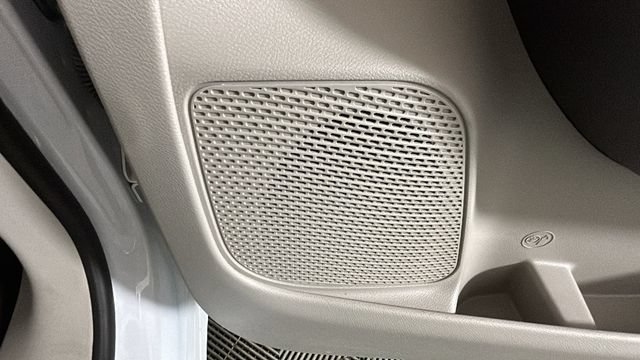 Used 2024 Chrysler Pacifica Touring-L FWD image 31