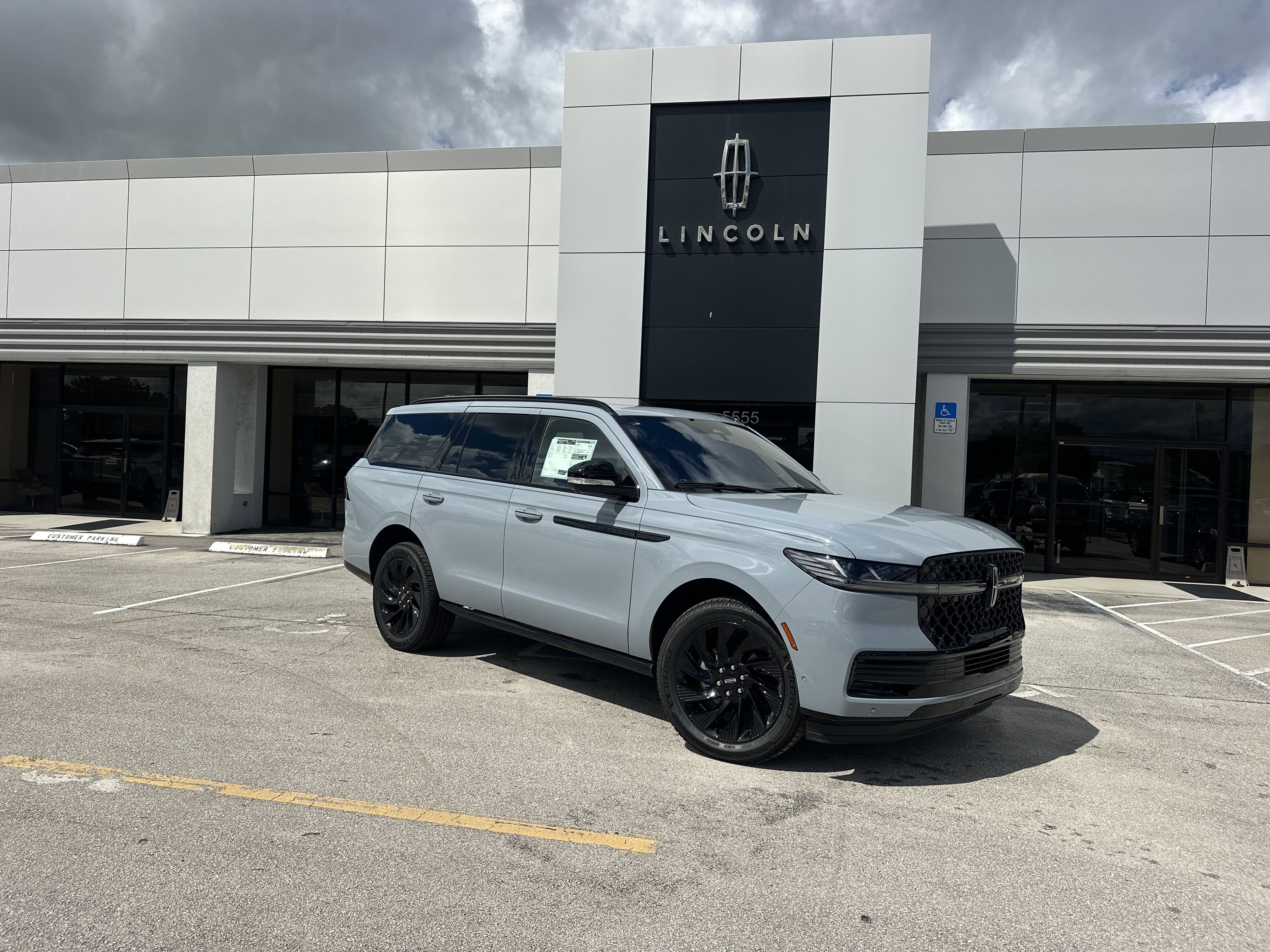 New 2025 Lincoln Navigator Reserve video 1