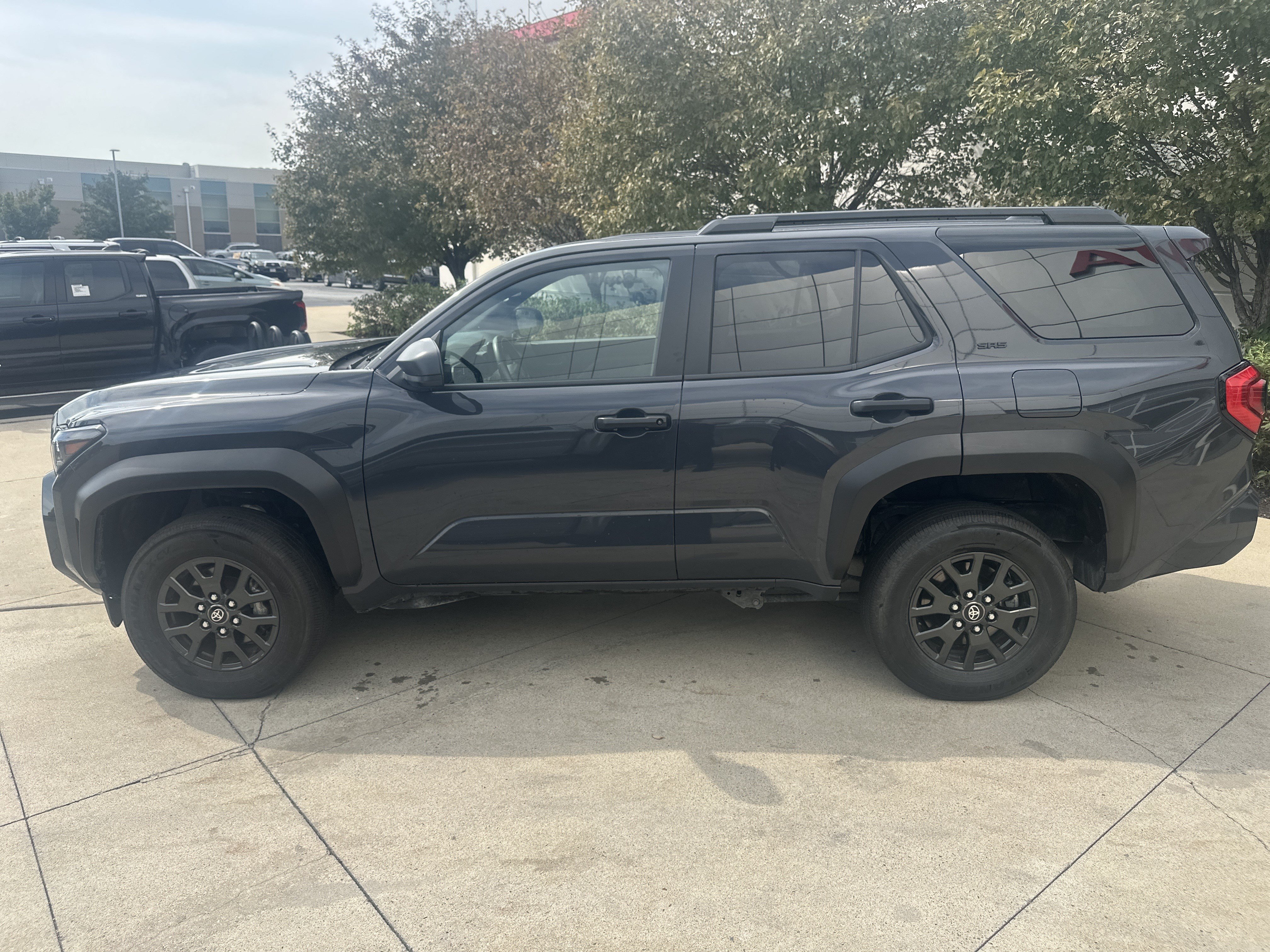 Used 2025 Toyota 4Runner SR5 AWD/4WD image 9