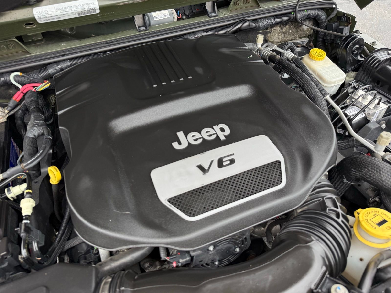 Used 2016 Jeep Wrangler Unlimited Sahara image 33