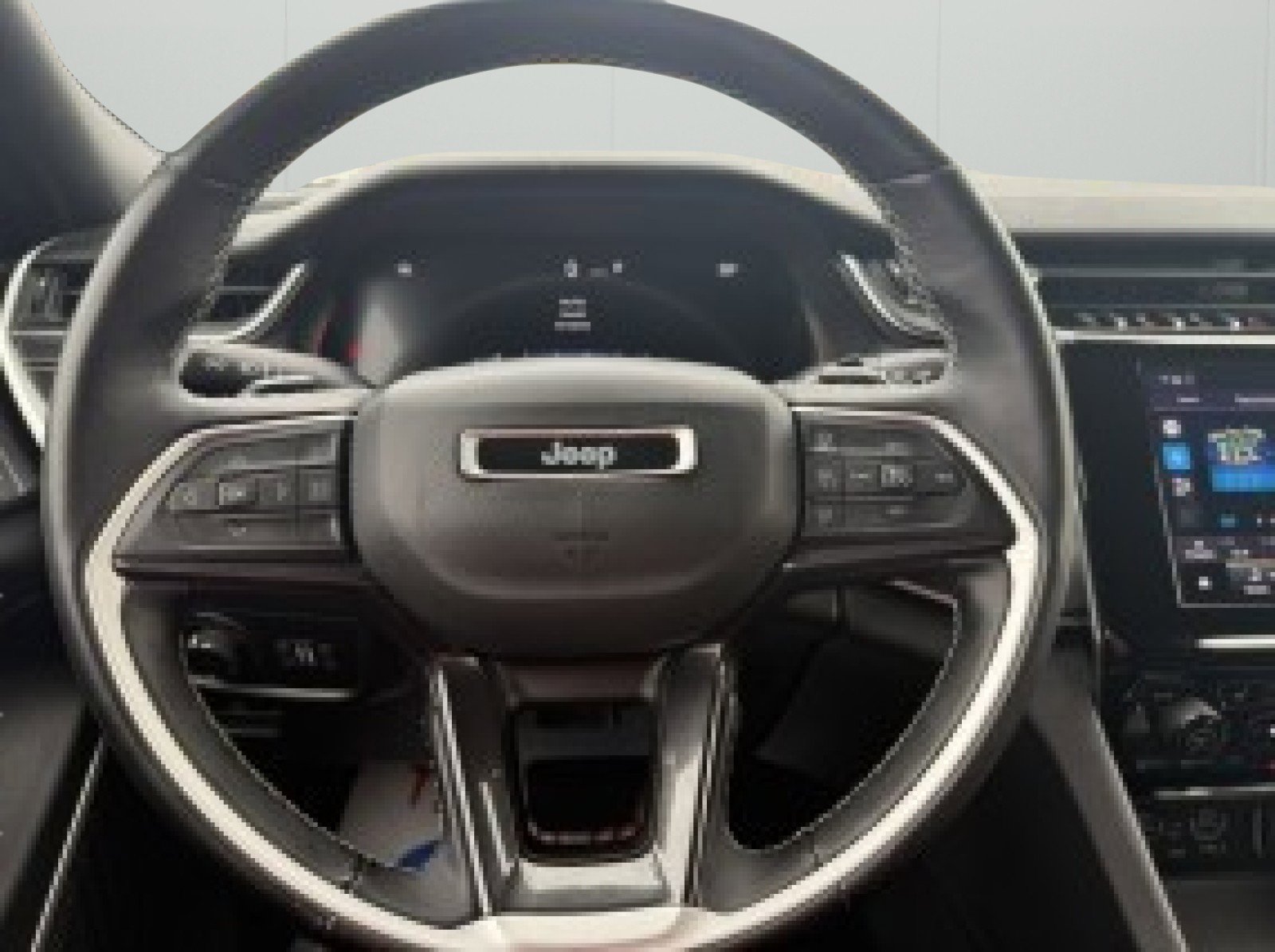 Used 2022 Jeep Grand Cherokee Altitude image 15