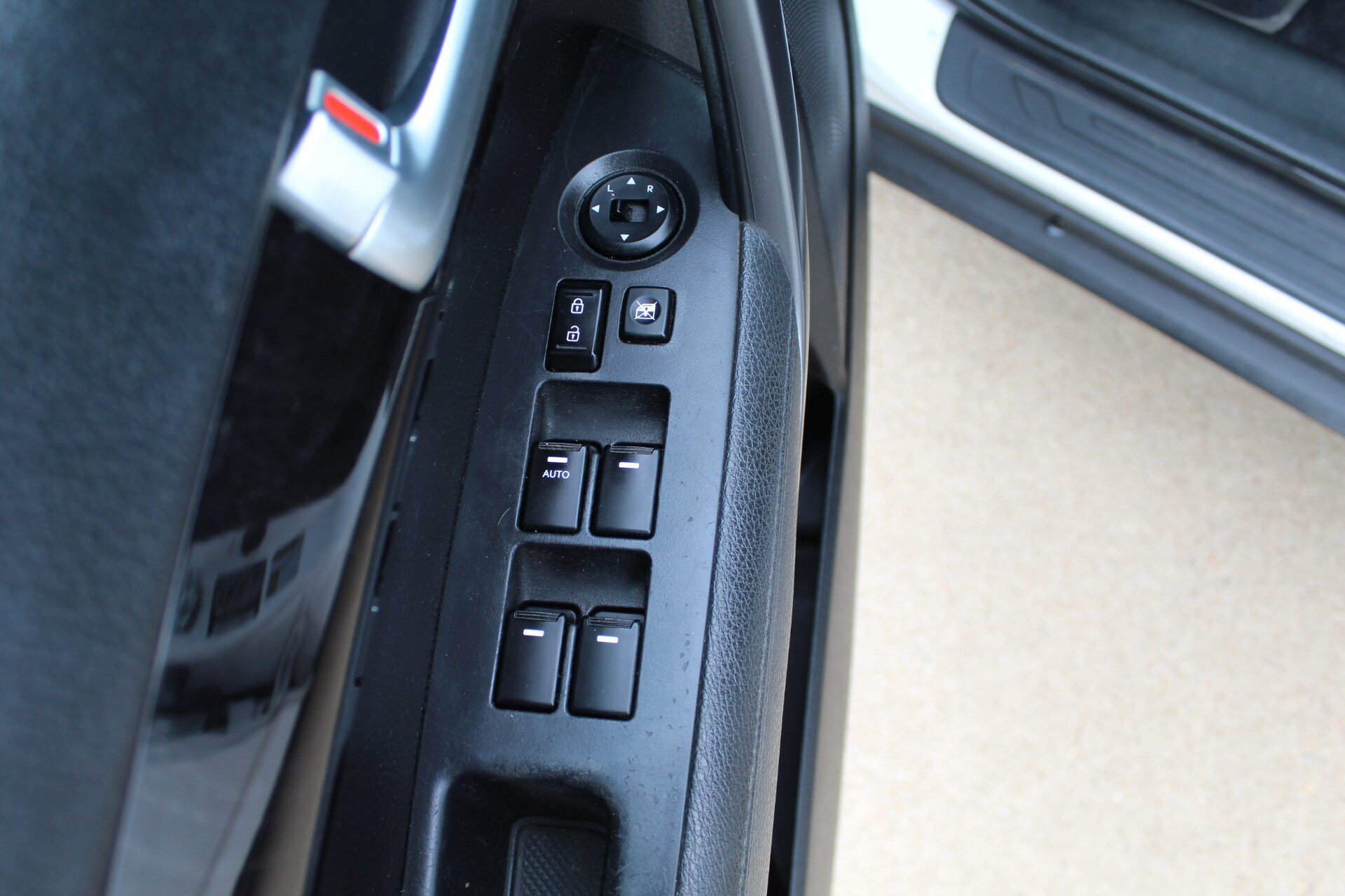 Used 2014 Kia Sorento LX AWD/4WD image 25