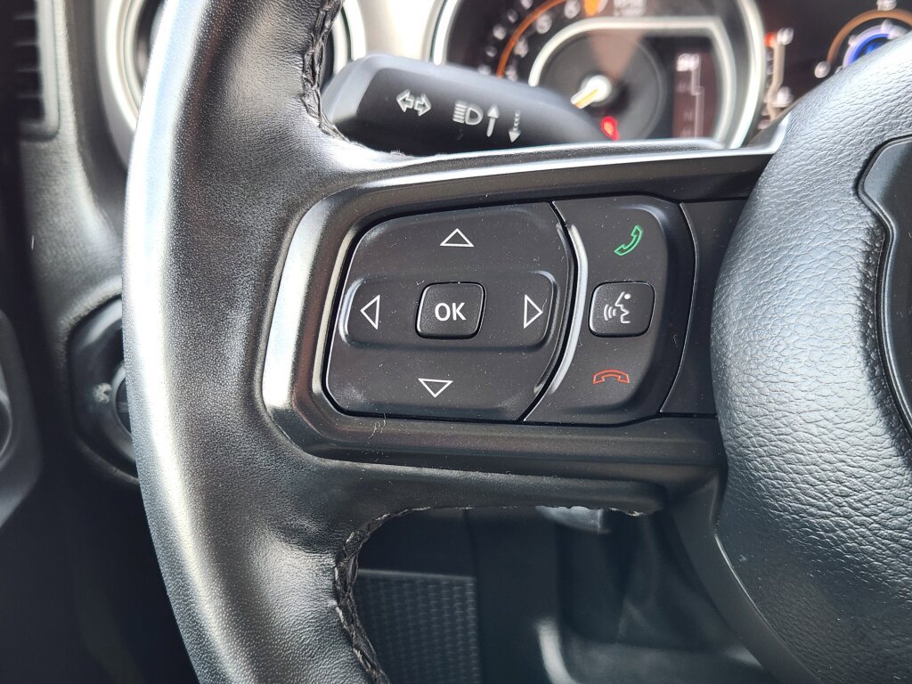 Used 2023 Jeep Gladiator Willys AWD/4WD image 18