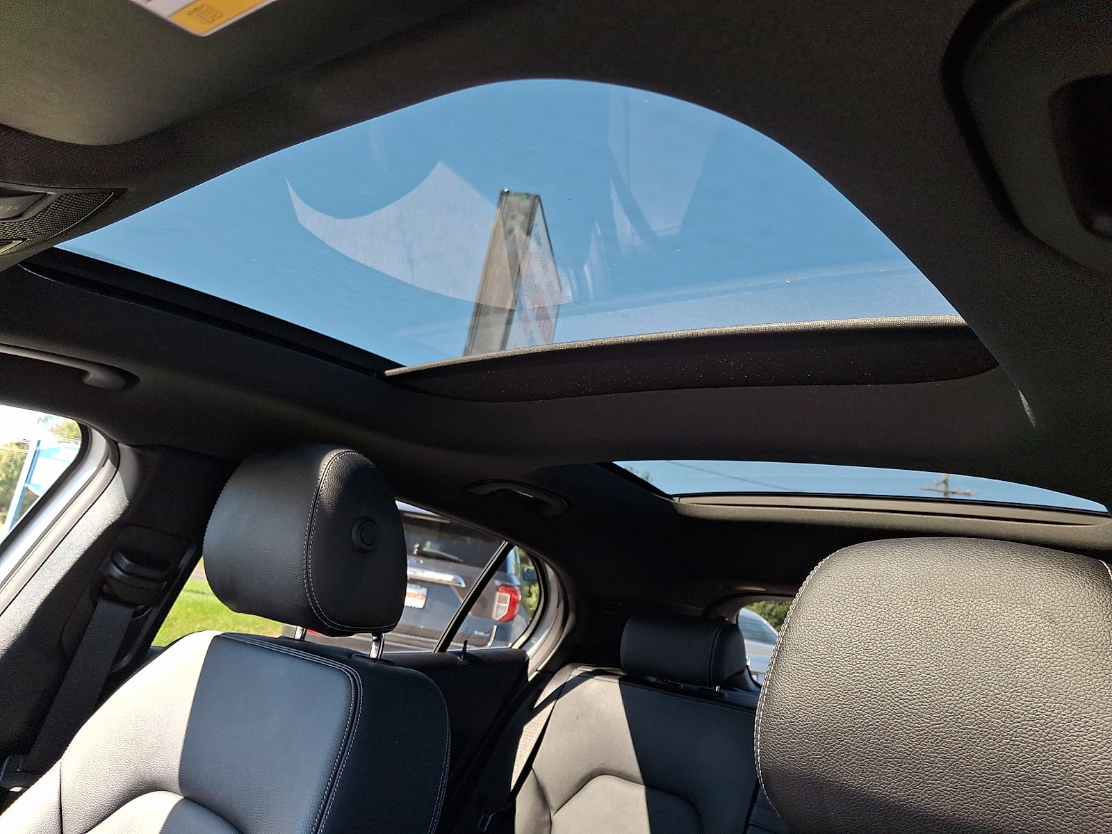 Used 2019 Mercedes-Benz GLA 250 4MATIC image 14