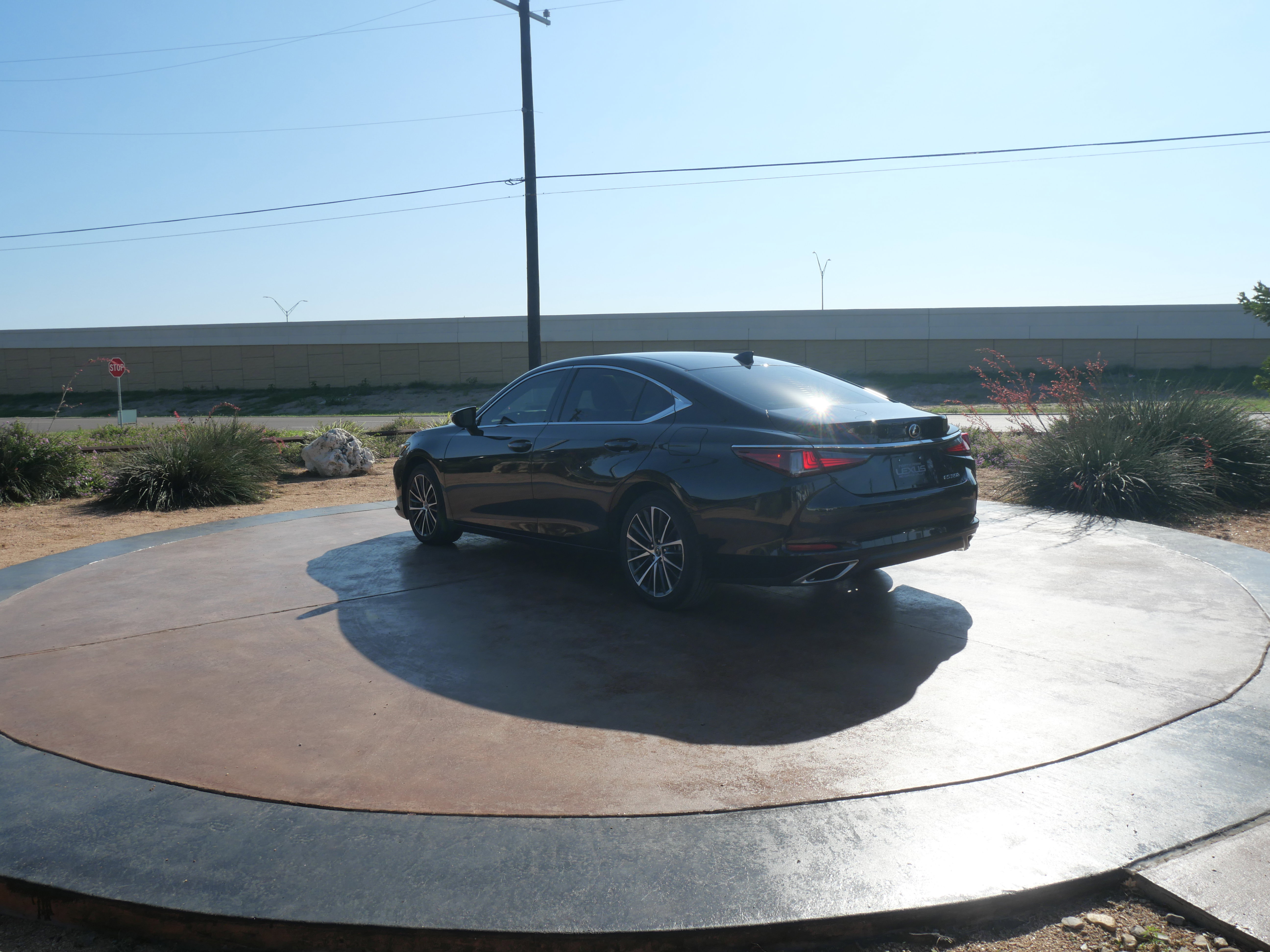 Used 2024 Lexus ES 350 w/ Premium Package image 4