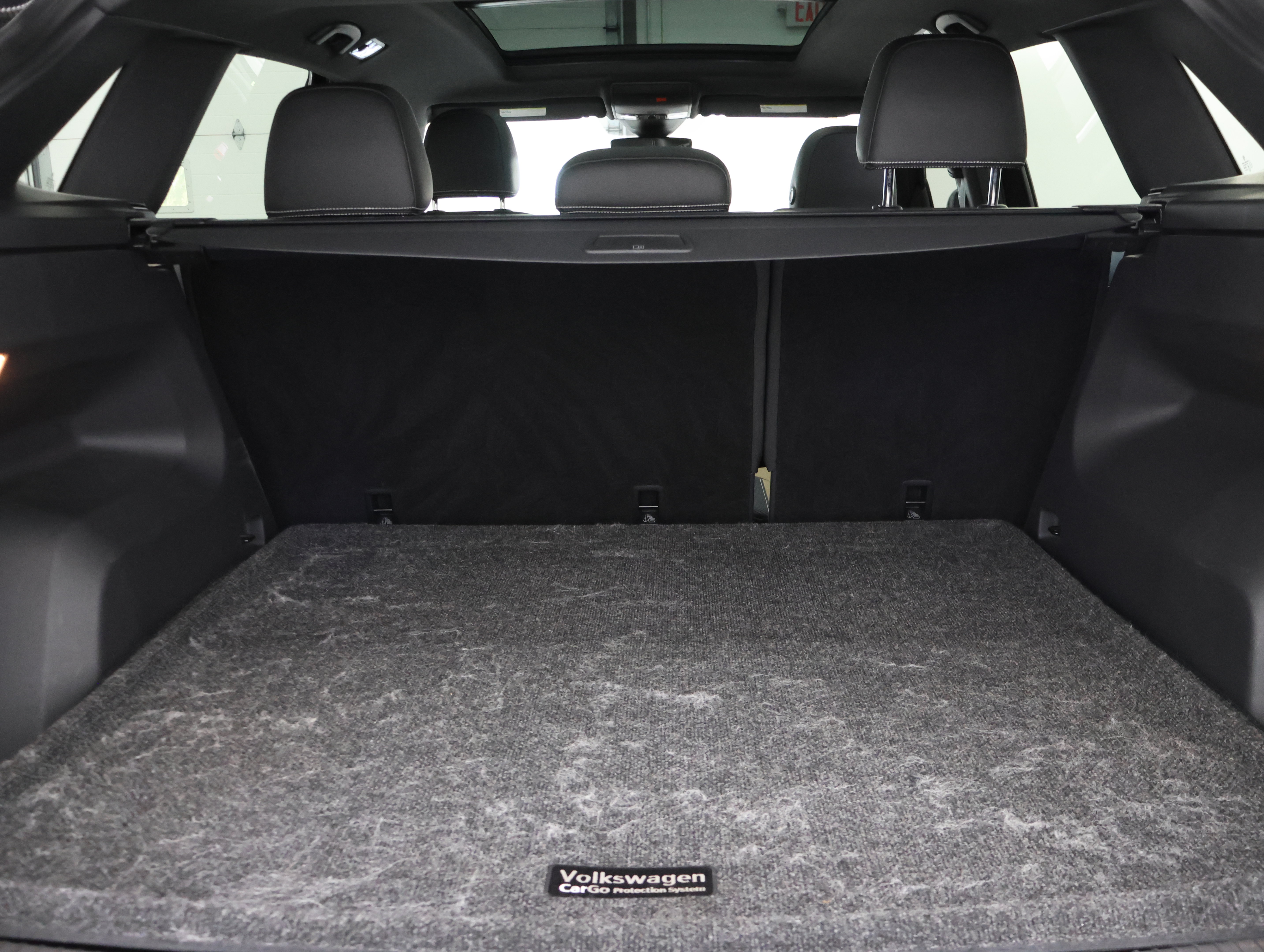 Used 2023 Volkswagen Atlas Cross Sport SEL R-Line AWD/4WD image 28