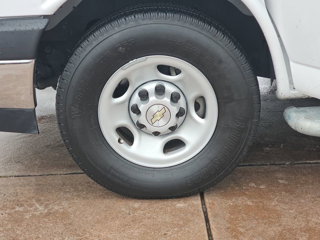 Used 2024 Chevrolet Express 2500 w/ Driver Convenience Package image 34