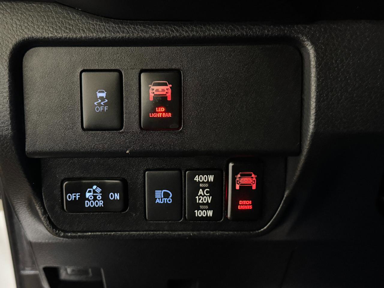 Used 2021 Toyota Tacoma TRD Off-Road w/ Technology Package AWD/4WD image 27