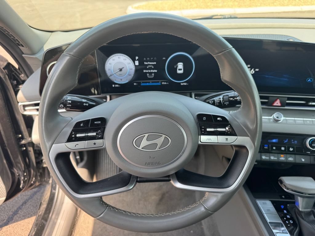 Used 2025 Hyundai Elantra SEL FWD image 26