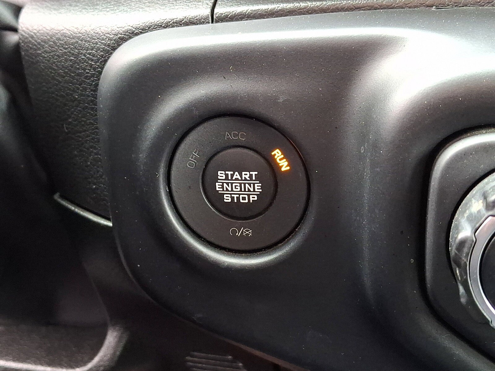 Used 2023 Jeep Gladiator Overland AWD/4WD image 23