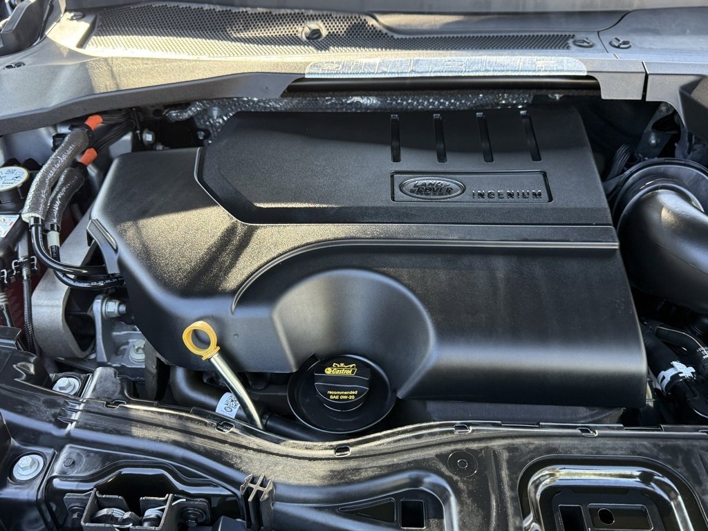 Used 2025 Land Rover Discovery Sport S image 32