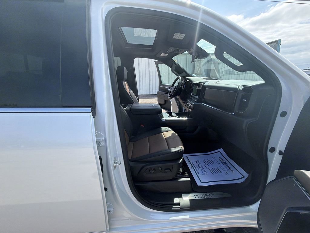 Used 2024 Chevrolet Silverado 2500 High Country w/ Technology Package AWD/4WD image 25