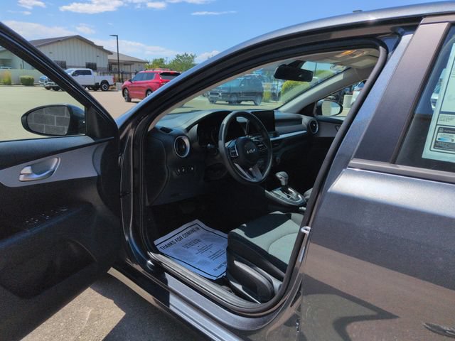 Used 2024 Kia Forte LXS w/ LXS Technology Package FWD image 9