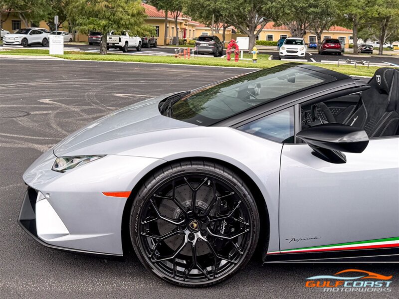 Used 2019 Lamborghini Huracan Performante AWD/4WD image 42
