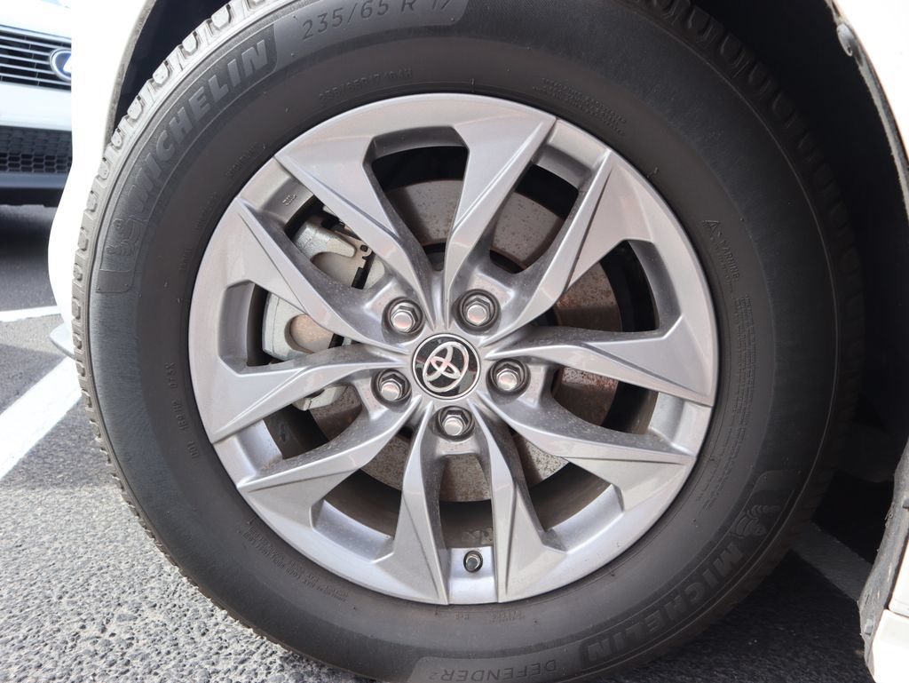 Used 2021 Toyota Sienna XLE FWD image 15
