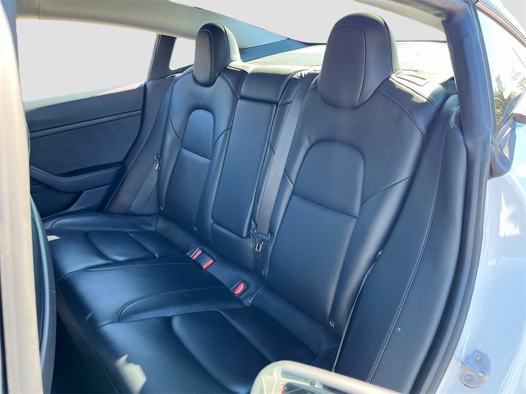 Used 2021 Tesla Model 3 Standard Range Plus image 23