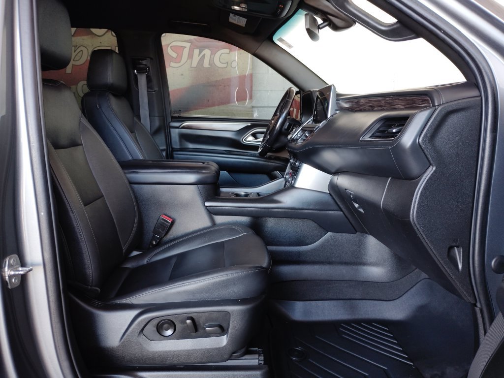Used 2022 Chevrolet Suburban LT RWD image 14