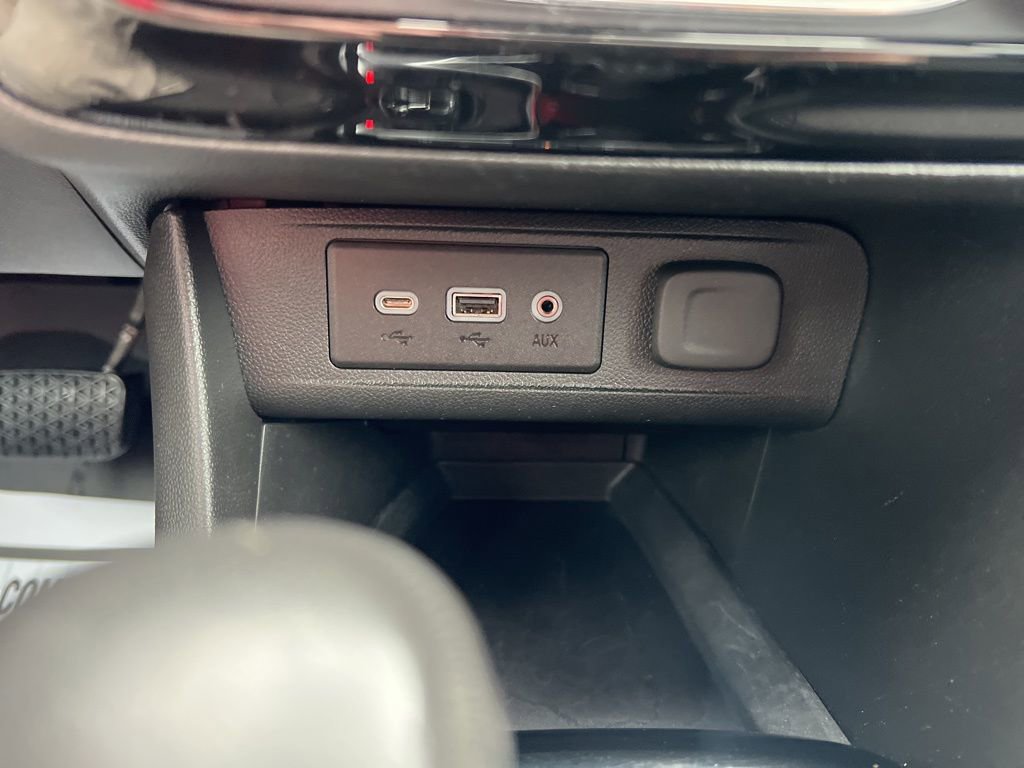 Used 2022 Buick Encore GX Preferred w/ Cold Weather Comfort Package image 22