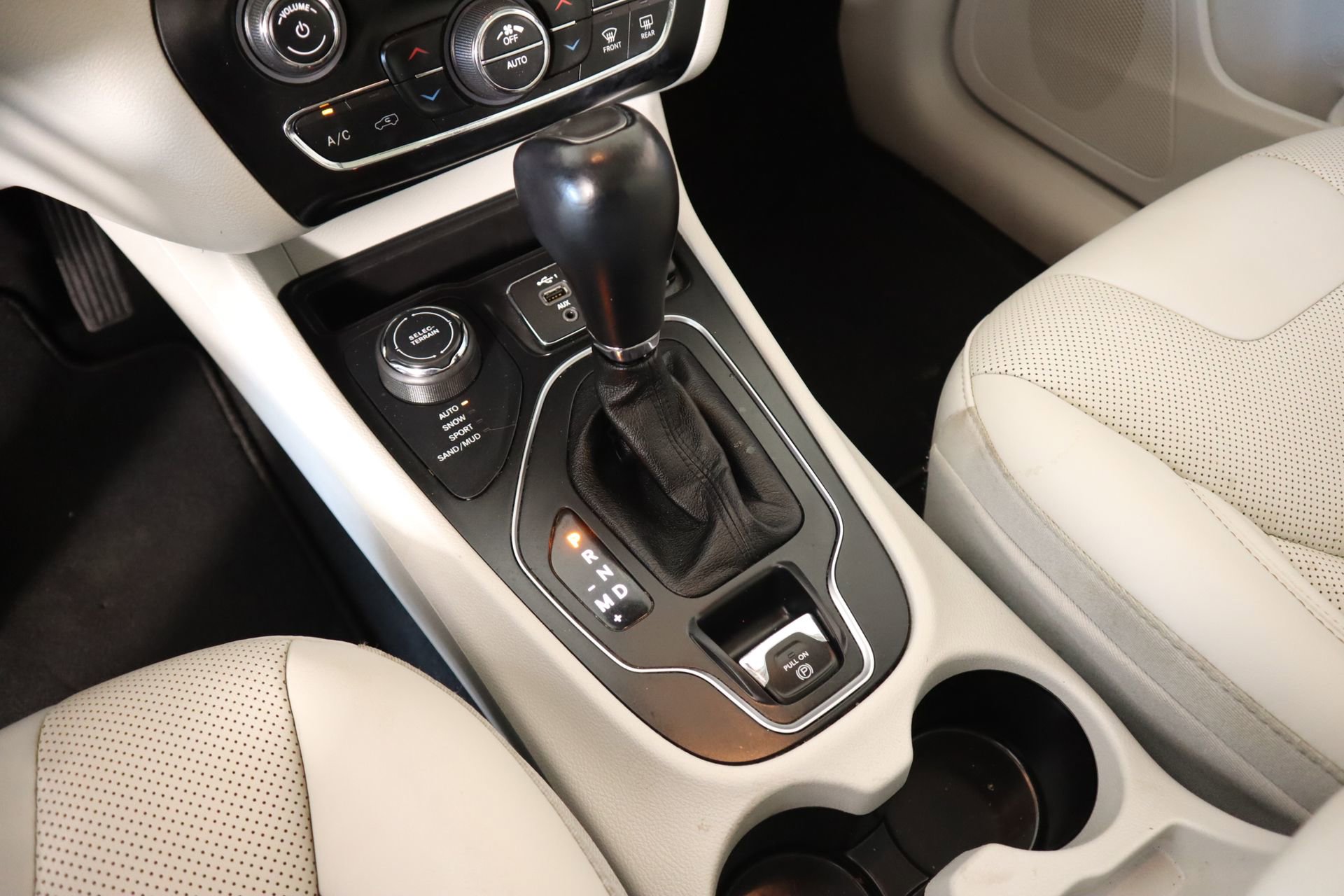 Used 2022 Jeep Cherokee Latitude Lux w/ Sun & Sound Group image 8