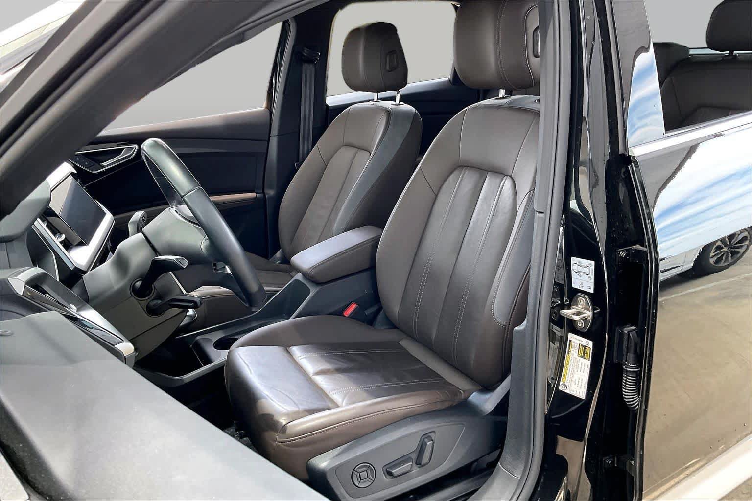 Used 2023 Audi Q4 e-tron Premium w/ Convenience Package AWD/4WD image 7