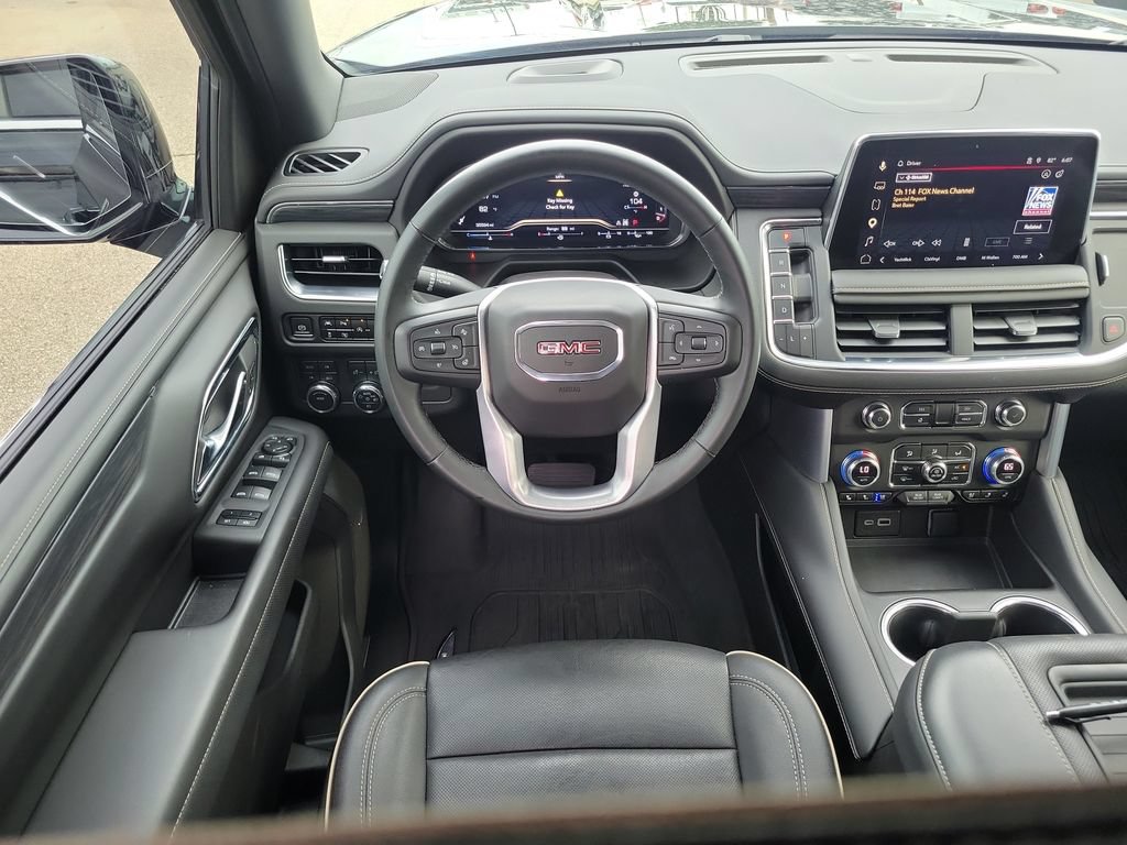Used 2023 GMC Yukon SLT w/ SLT Premium Package AWD/4WD image 16