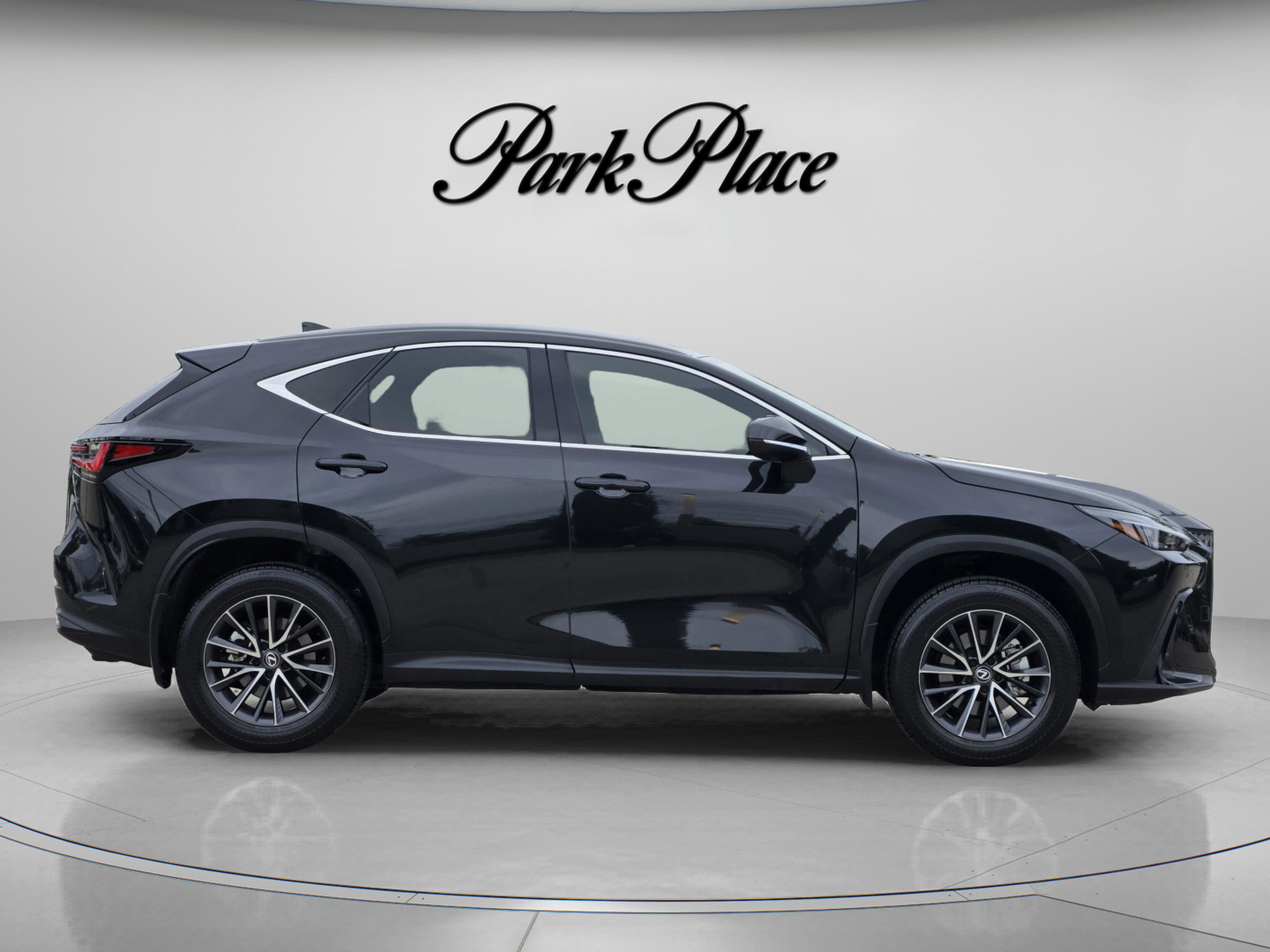 Used 2024 Lexus NX 250 FWD w/ Towing Package (2000 Lbs) image 6