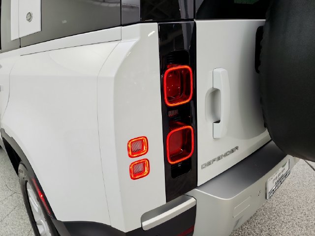 Certified 2023 Land Rover Defender 110 S AWD/4WD image 33