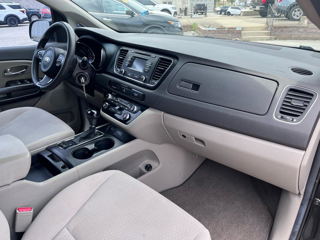 Used 2016 Kia Sedona LX w/ Option Group 020 FWD image 20