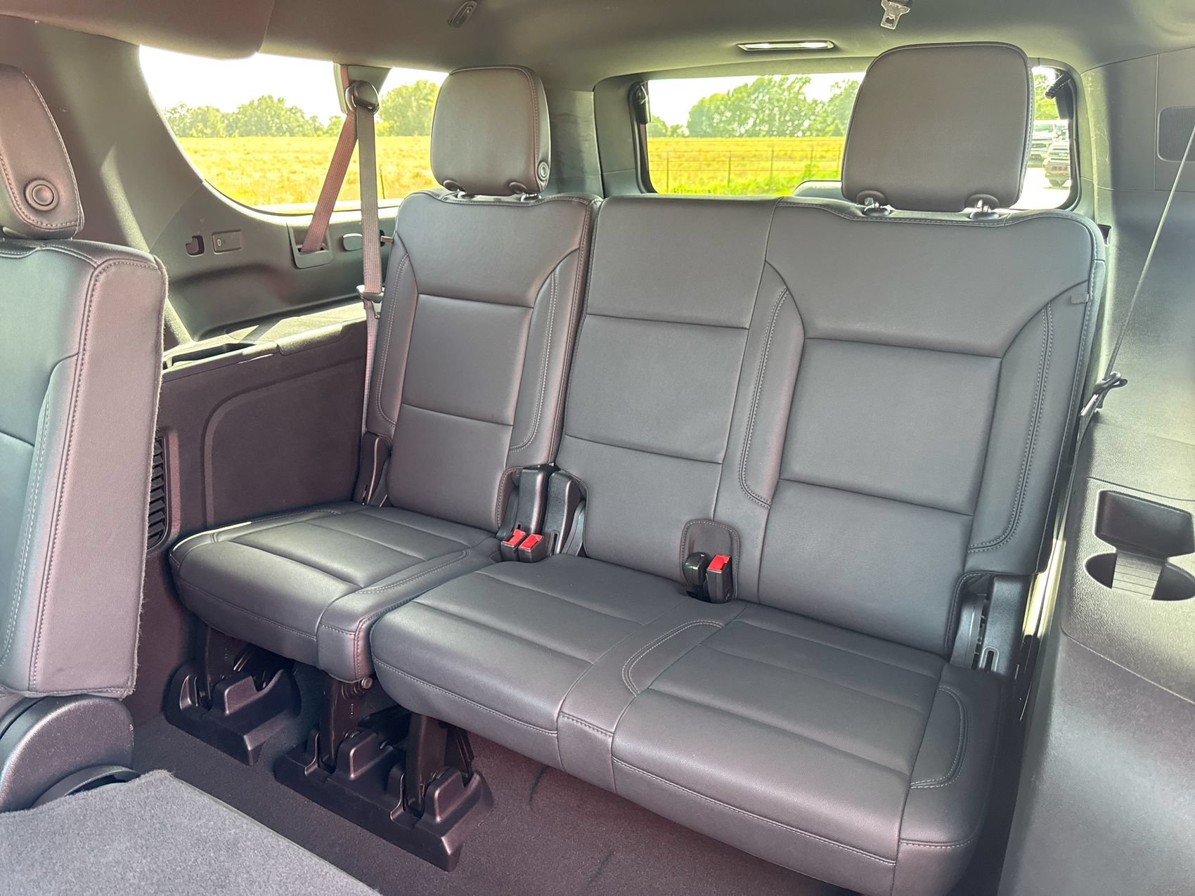 Used 2025 Chevrolet Suburban Z71 AWD/4WD image 23