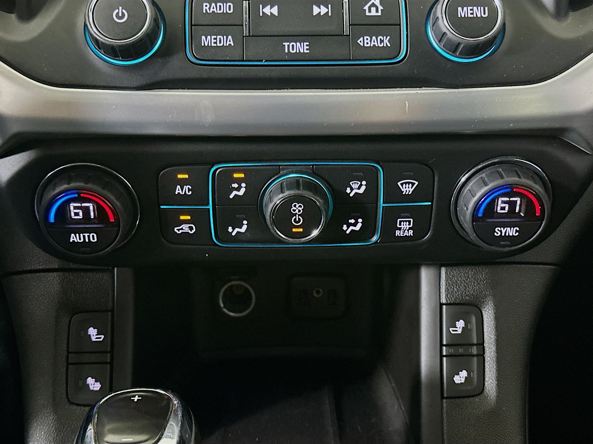 Used 2017 GMC Acadia SLE w/ Driver Alert Package I FWD image 24