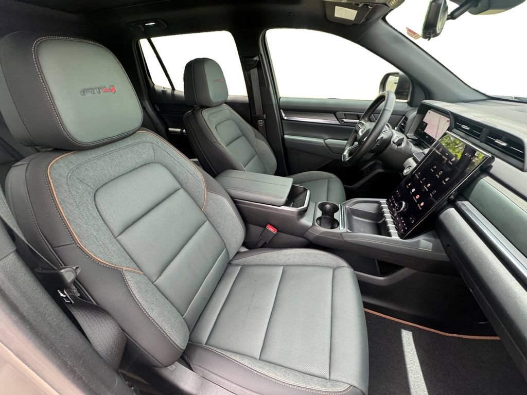 Used 2026 GMC Terrain AT4 w/ Convenience Package III AWD/4WD image 16