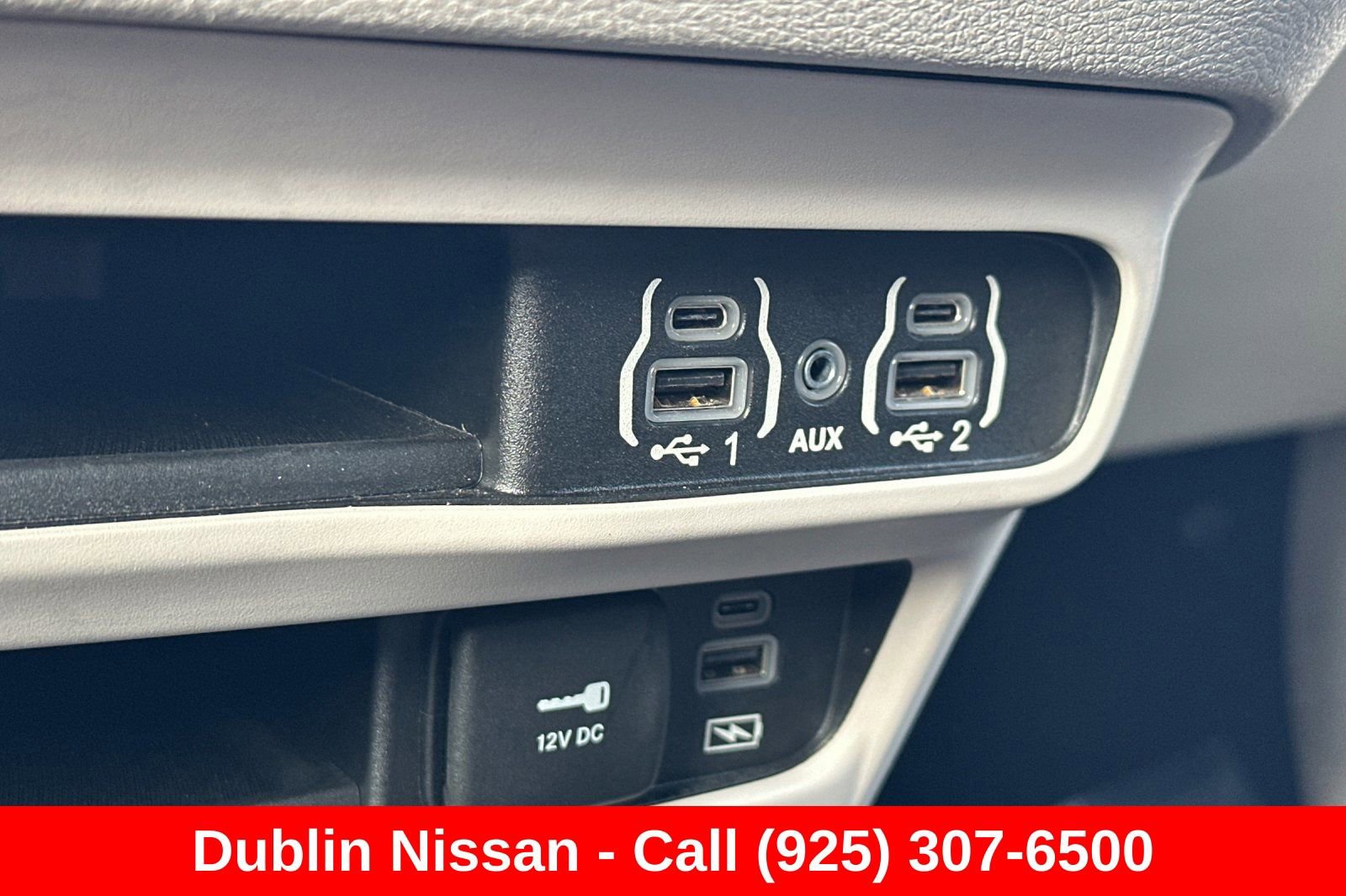 Used 2022 Chrysler Pacifica Touring-L FWD image 33