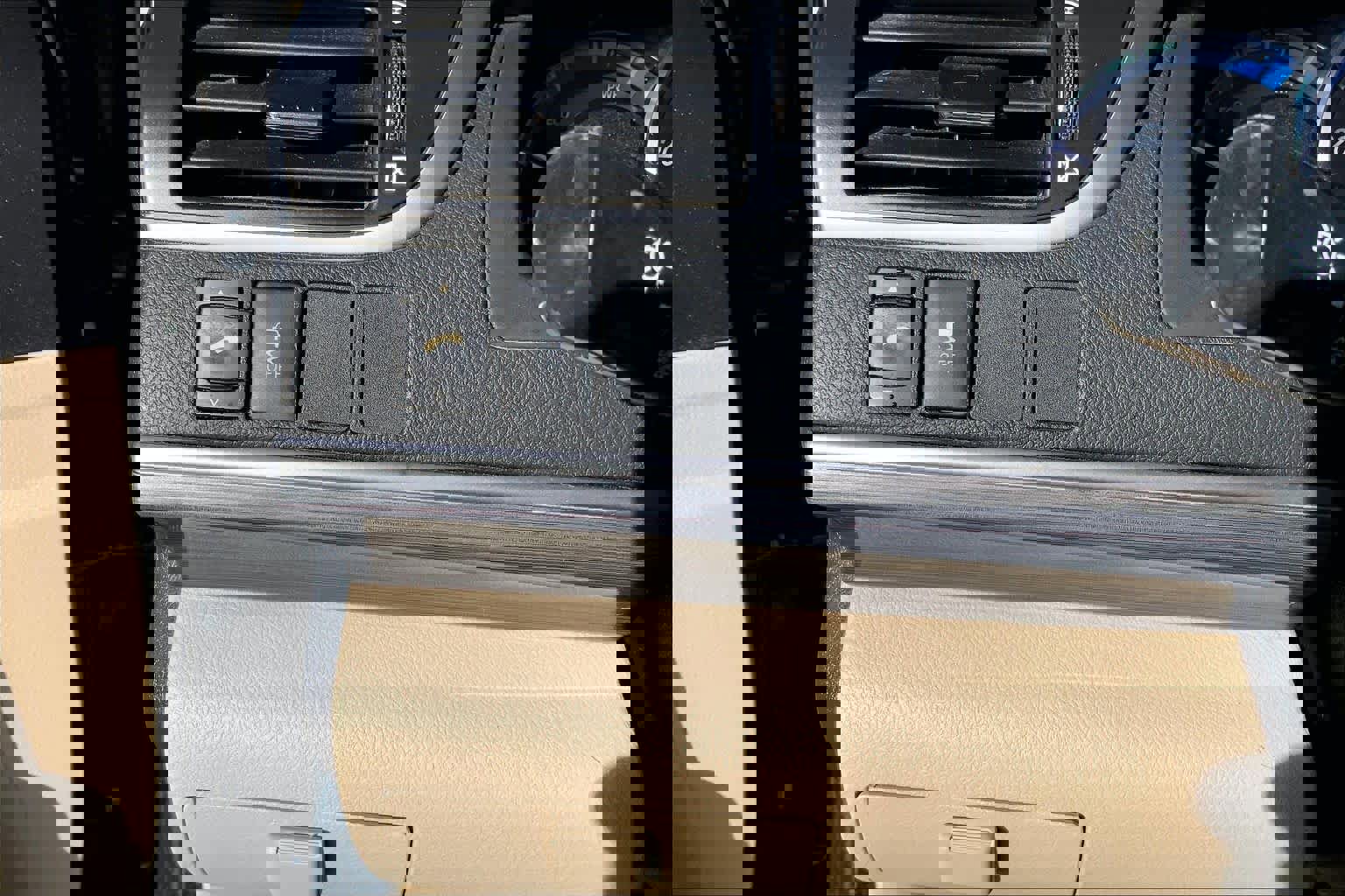 Used 2012 Toyota Camry LE image 29