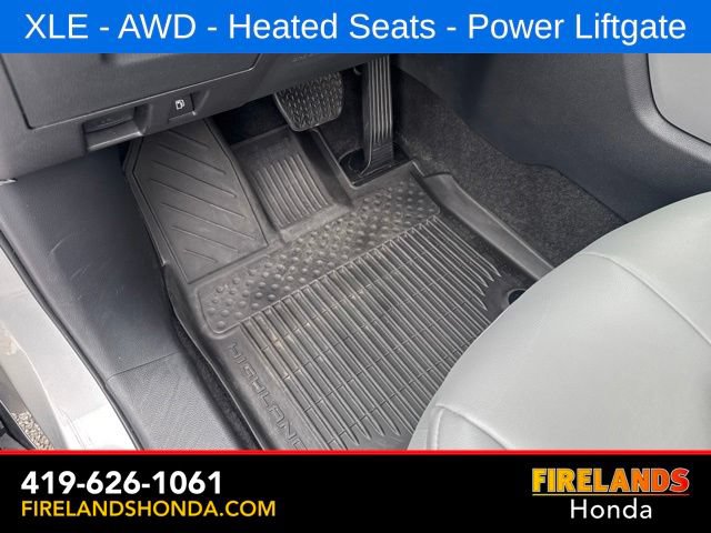 Used 2024 Toyota Highlander XLE AWD/4WD image 15