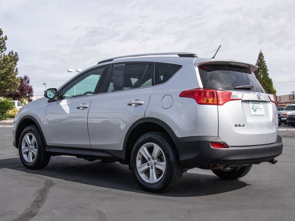 Used 2014 Toyota RAV4 XLE AWD/4WD image 5